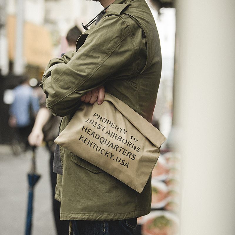 Mænd Vintage Olievoks Lærred Bogstavmønster Stor Kapacitet Sprutsikker Dokumenttaske Clutch Taske