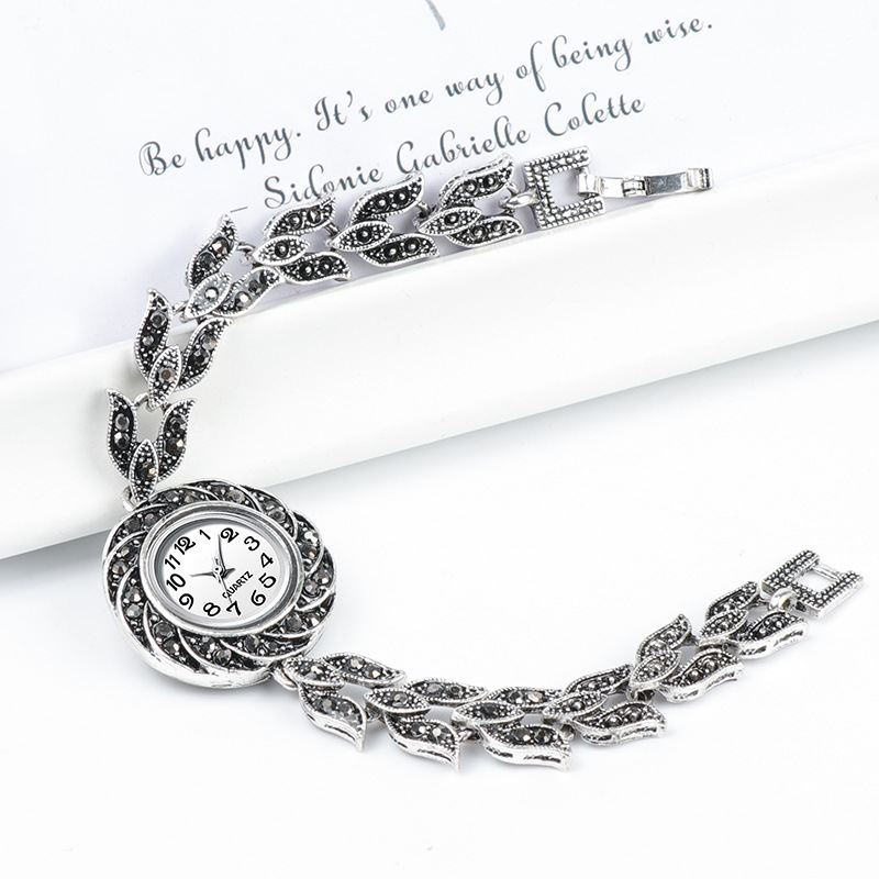 Grey Crystal Kvinder Armbåndsur Moderigtigt Retro Style Quartz Watch