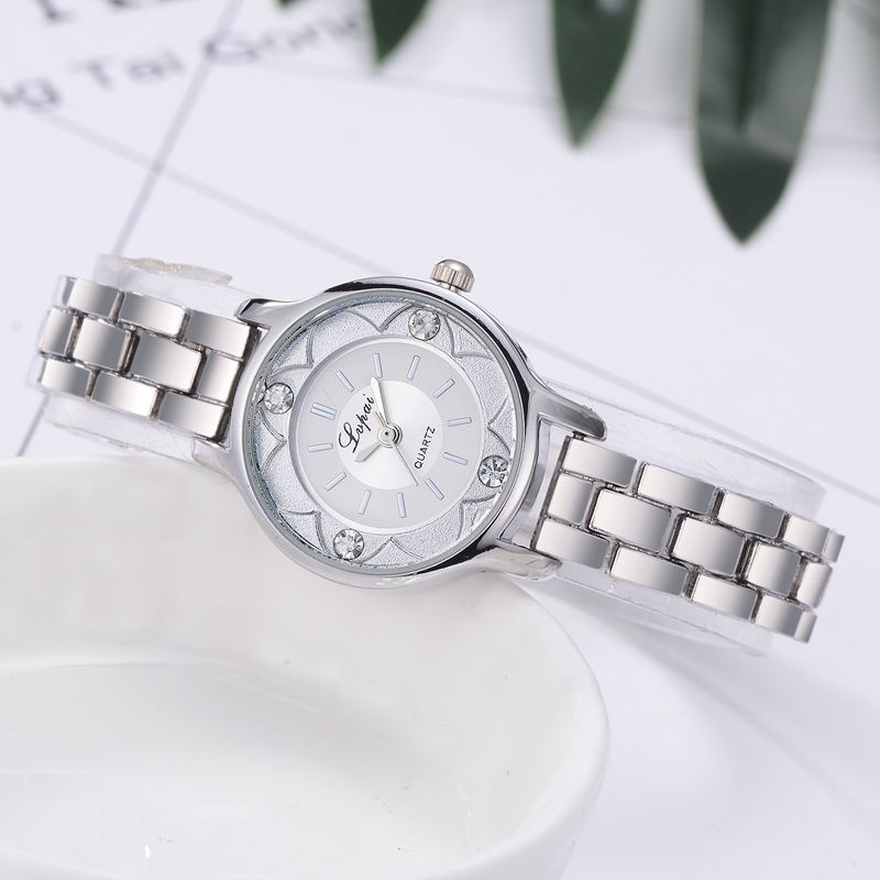 Blomster Med Tryk Dial Dame Armbåndsur Diamond Quartz Watch