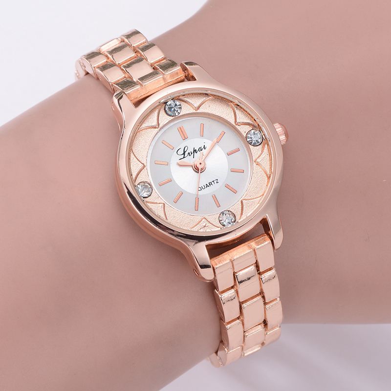 Blomster Med Tryk Dial Dame Armbåndsur Diamond Quartz Watch