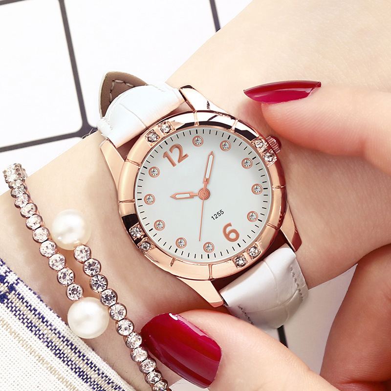 Diamanter Elegant Design Dame Armbåndsur Lysende Display Quartz Watch