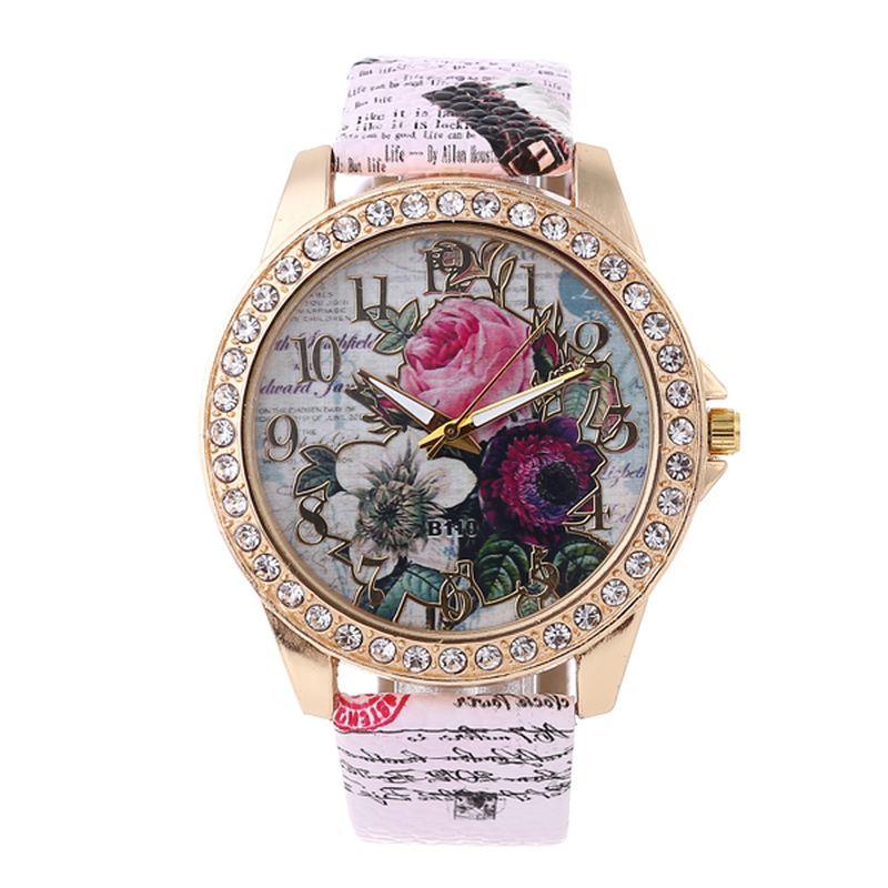 Mode Bohemia Style Kvinder Watch Læderrem Retro Rose Pattern Quartz Watch