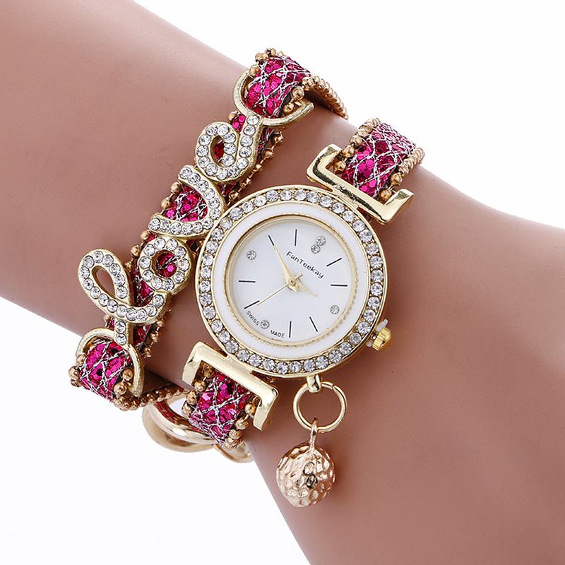 Mode Luksus Kvinder Watch Love Word Læderrem Dame Armbånd Quartz Watch