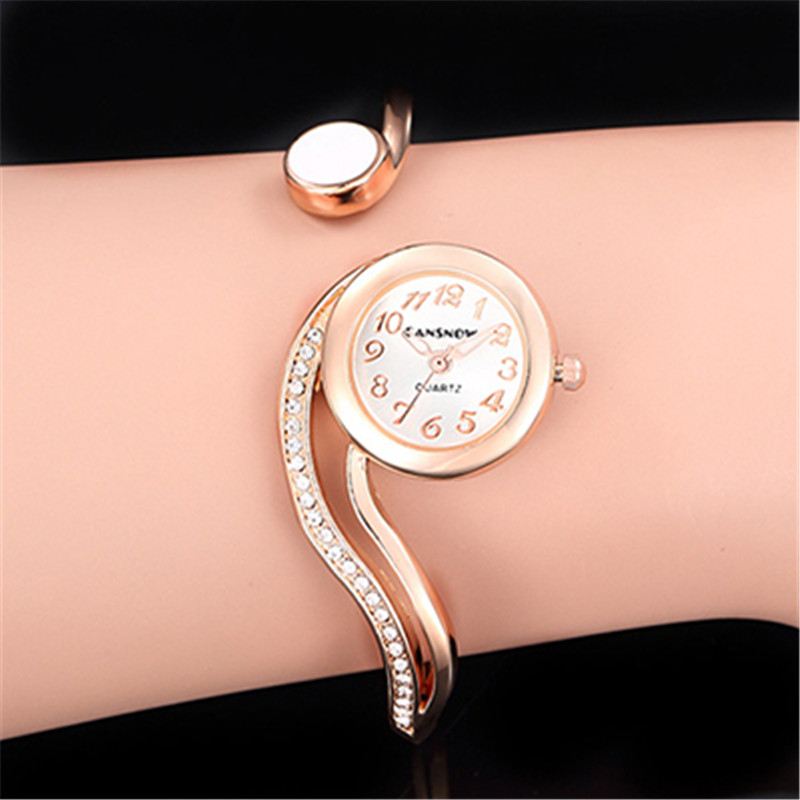 Casual Style Uregelmæssig Dame Armbånd Watch Crystal Quartz Ure