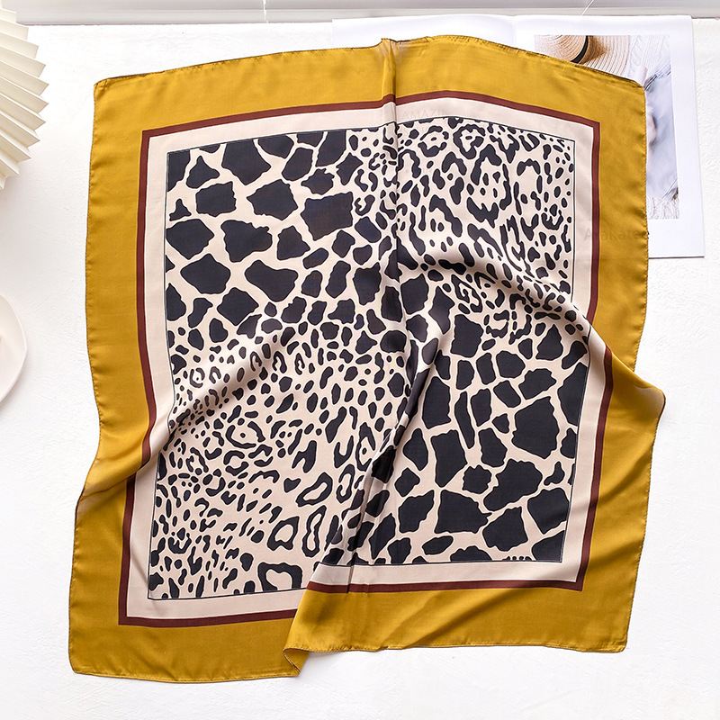 Simple Wild Mode Color Matching Color Simulation Silk Square Scarf